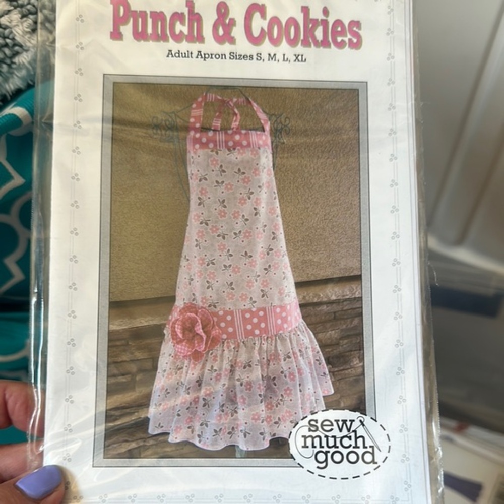 Womens Ruffled Kitchen Apron Sewing Pattern